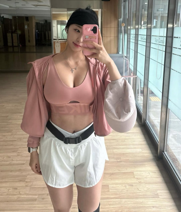 @kimkkukku_vv wearing URH OTC Hairband