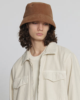 Compact and packable short visor bucket hat