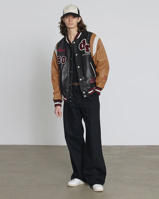 Lightweight baseball cap with a classic design