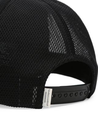 Mesh baseball cap for enhanced ventilation