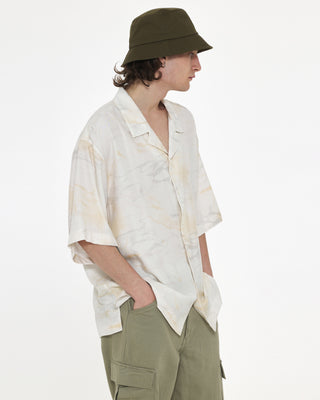 Versatile bucket hat combining style and function
