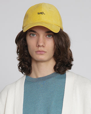 Stylish baseball cap with soft corduroy fabric