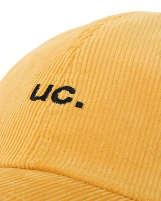 Versatile corduroy ball cap for casual styling