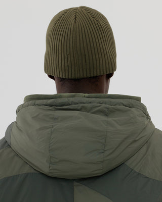 Cozy acryl beanie for winter warmth