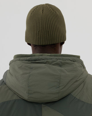 Cozy acryl beanie for winter warmth