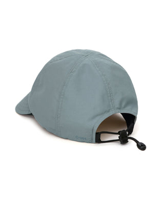 Cap with short visor offering comfort