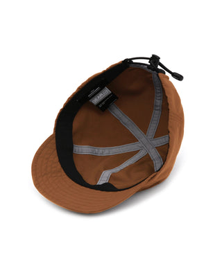 Cap with short visor offering comfort