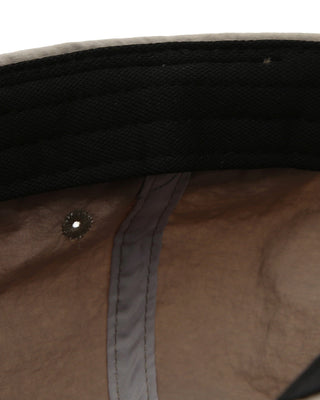 Brimless cap with a minimalist design