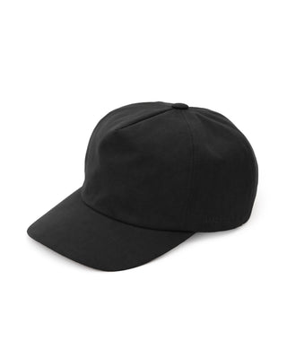 Sun protection cap with a wide brim.