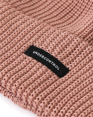 Summer outfit paired with UNDERCONTROL beanie