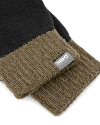 Touchscreen handwarmers in use with a smartphone