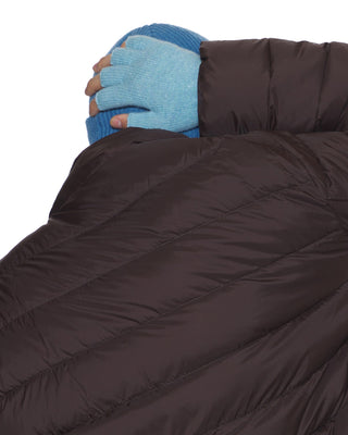 Elegant winter gloves with a knitted design