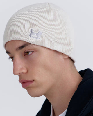 neutral beanie for casual outfits