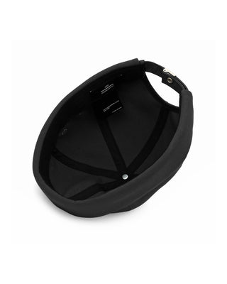 Fashionable brimless cap for casual outings.