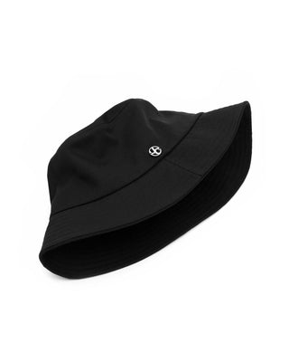 Oversized sun hat with elegant design