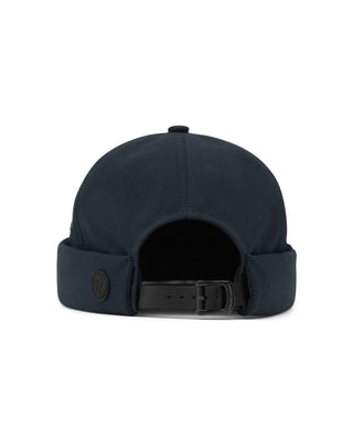 Brimless cap with a minimalist design