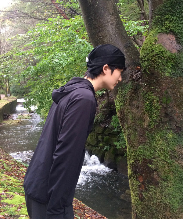 @yukchansol wearing URH BREEZE Mush Scarf