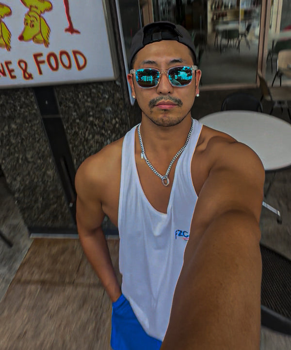 @fitness__zayson wearing URH OPT Washed Cap