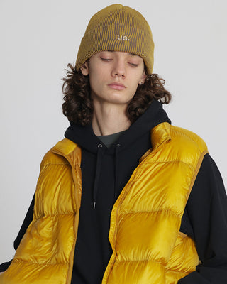 model-wearing-undercontrol-brand-two-tone-mustard-yellow-beanie-photo
