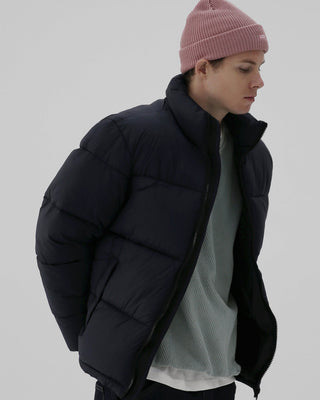 model-wearing-undercontrol-brand-pink-color-beanie-photo