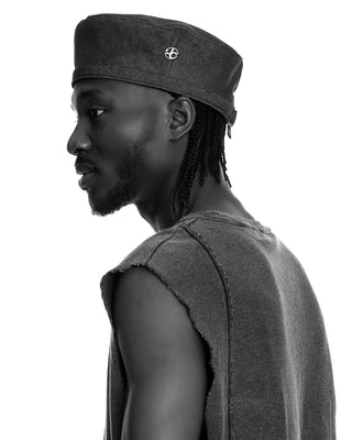 model-wearing-undercontrol-overfit-beret-black-and-white-photo