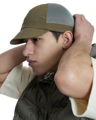 model-wearing-urh-brand-mesh-mix-nylon-olive-color-flexible-visor-ball-cap-photo