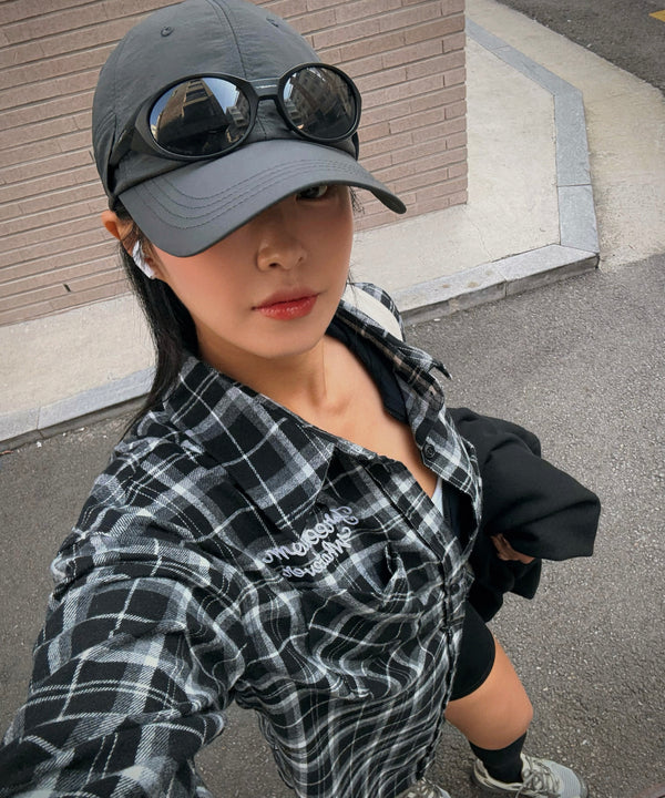 @sezi_ wearing URH OPT Washed Cap