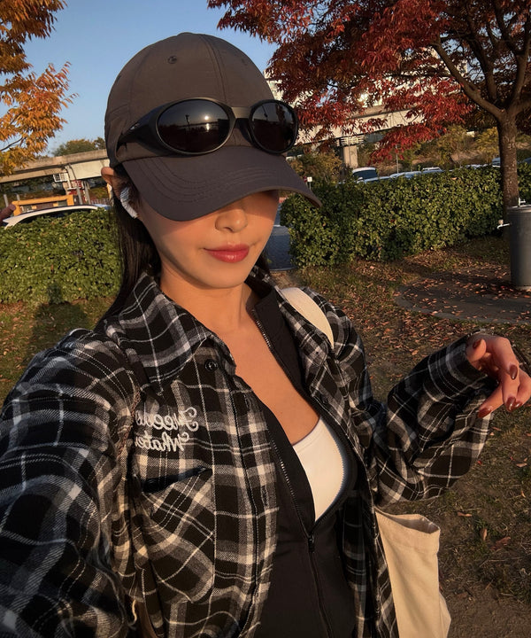 @sezi_ wearing URH OPT Washed Cap