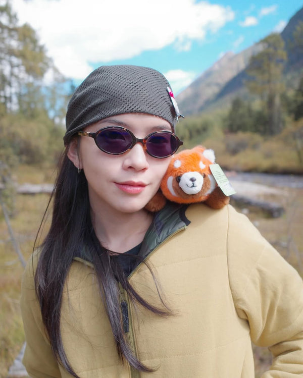 @maymhuayy wearing URH BREEZE Mush Scarf