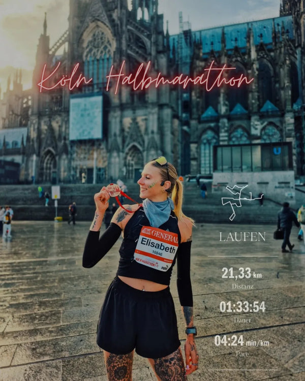 @running_elli.sabeth wearing URH BREEZE Mush Scarf