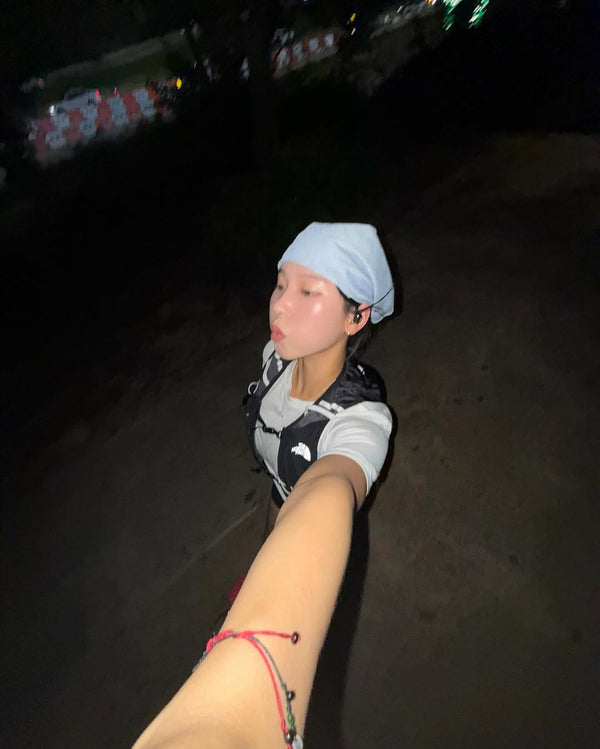 @syeonloves wearing URH BREEZE Mush Scarf