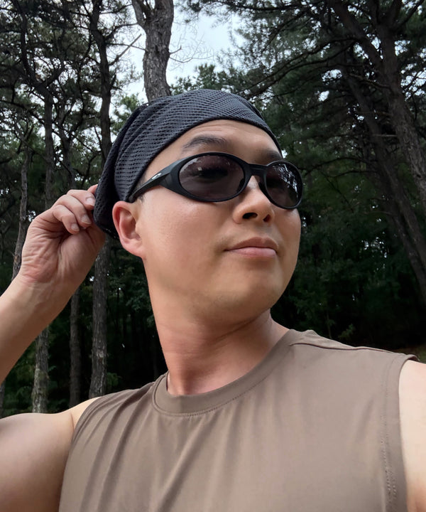 @winswin wearing URH BREEZE Mush Scarf