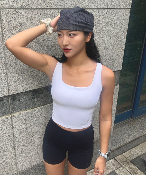 @미뇽뚜 wearing URH BREEZE Mush Scarf